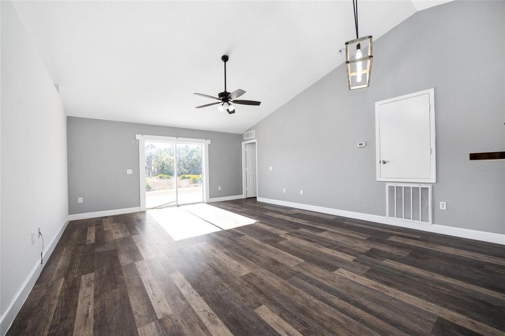 Image 11 of property listing at 6096 SW 155TH STREET ROAD, Ocala, FL 34473