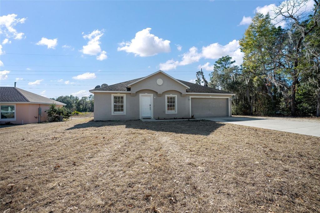 Image 5 of property listing at 6096 SW 155TH STREET ROAD, Ocala, FL 34473