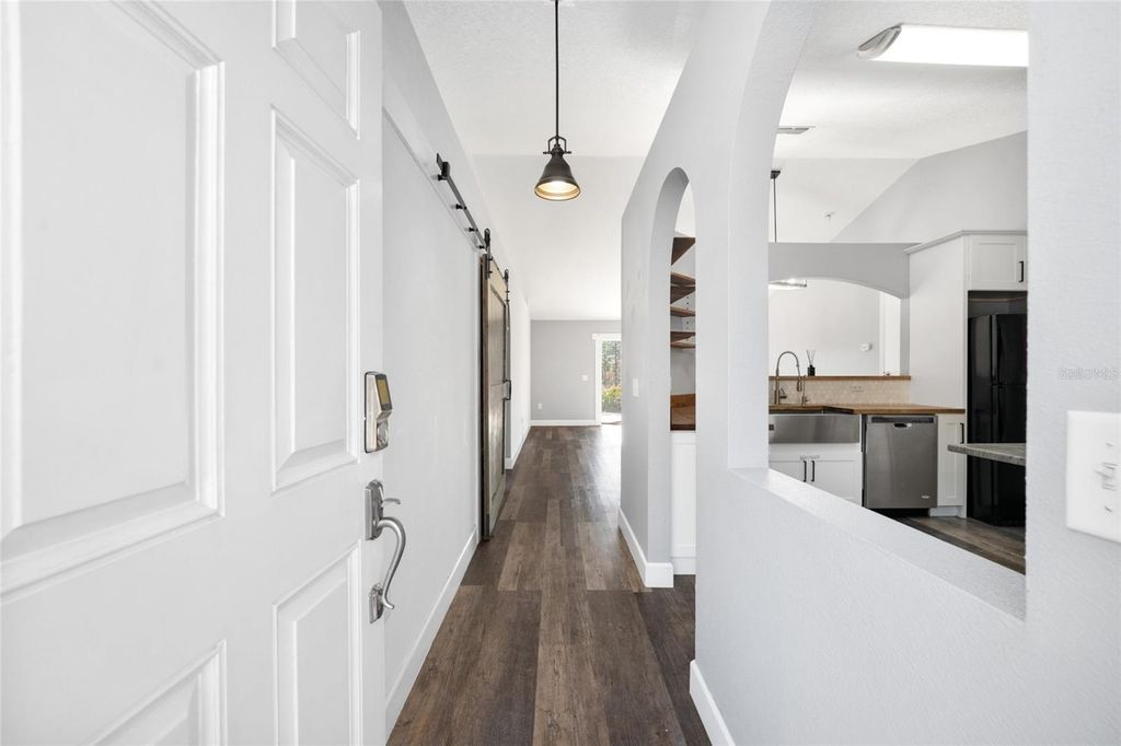 Image 8 of property listing at 6096 SW 155TH STREET ROAD, Ocala, FL 34473