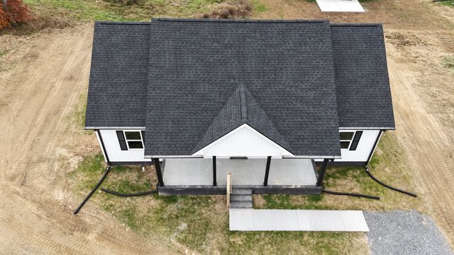303 Cassie Dr, Lafayette, TN 37083