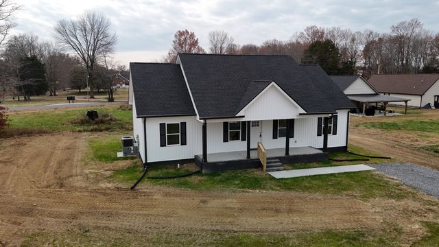 303 Cassie Dr, Lafayette, TN 37083