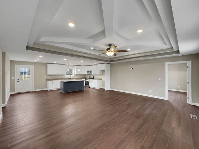 303 Cassie Dr, Lafayette, TN 37083