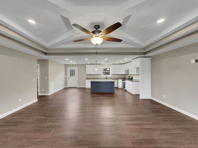 303 Cassie Dr, Lafayette, TN 37083