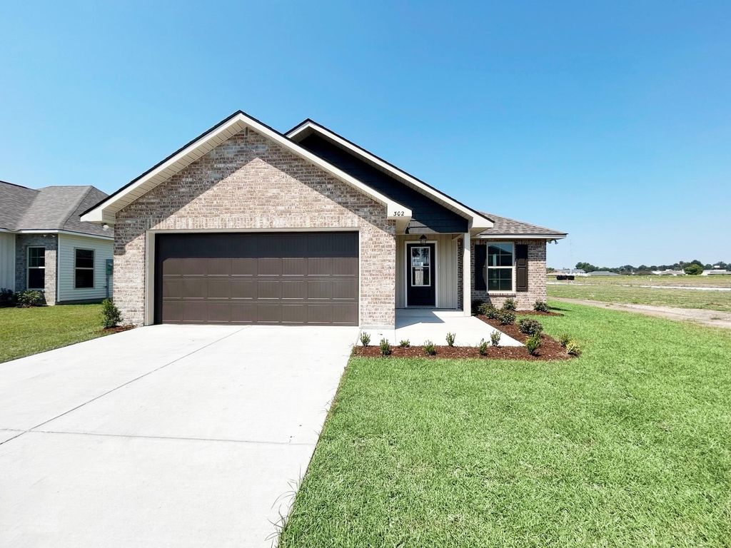 302 Tregre Lane, Thibodaux, LA 70301