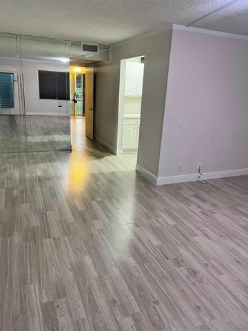 300 SW 134th Way 203e, Pembroke Pines, FL 33027