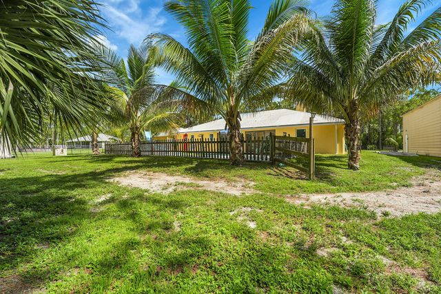 17646 N 83rd Pl Place N, The Acreage, FL 33470