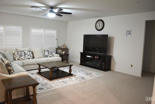 7311 Koyuk River Street, Bakersfield, CA 93311