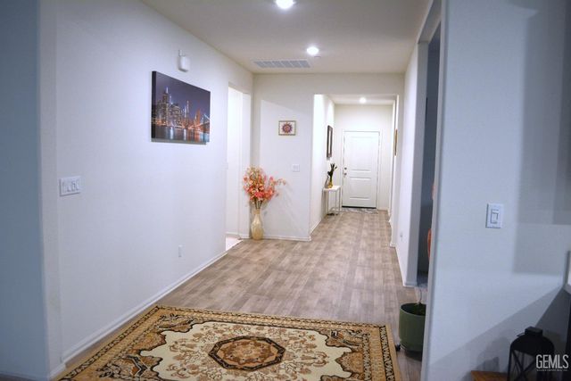 7311 Koyuk River Street, Bakersfield, CA 93311