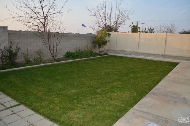 7311 Koyuk River Street, Bakersfield, CA 93311