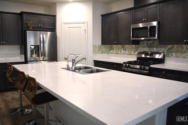 7311 Koyuk River Street, Bakersfield, CA 93311