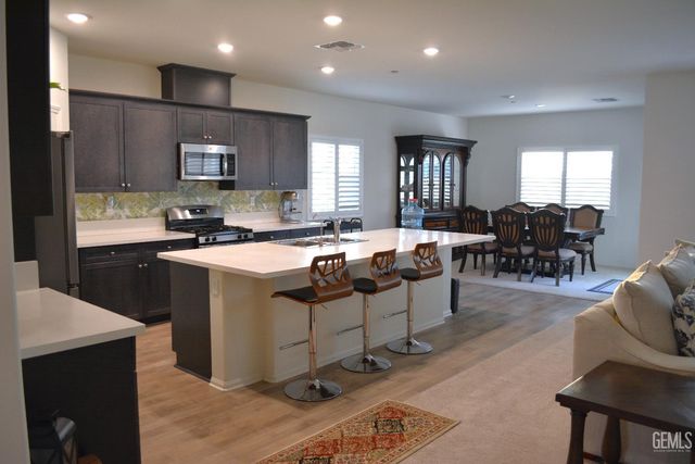 7311 Koyuk River Street, Bakersfield, CA 93311