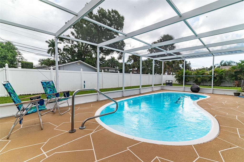 Image 2 of property listing at 3615 HAINES ROAD N, St Petersburg, FL 33704