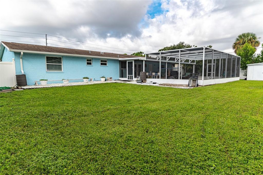 Image 3 of property listing at 3615 HAINES ROAD N, St Petersburg, FL 33704