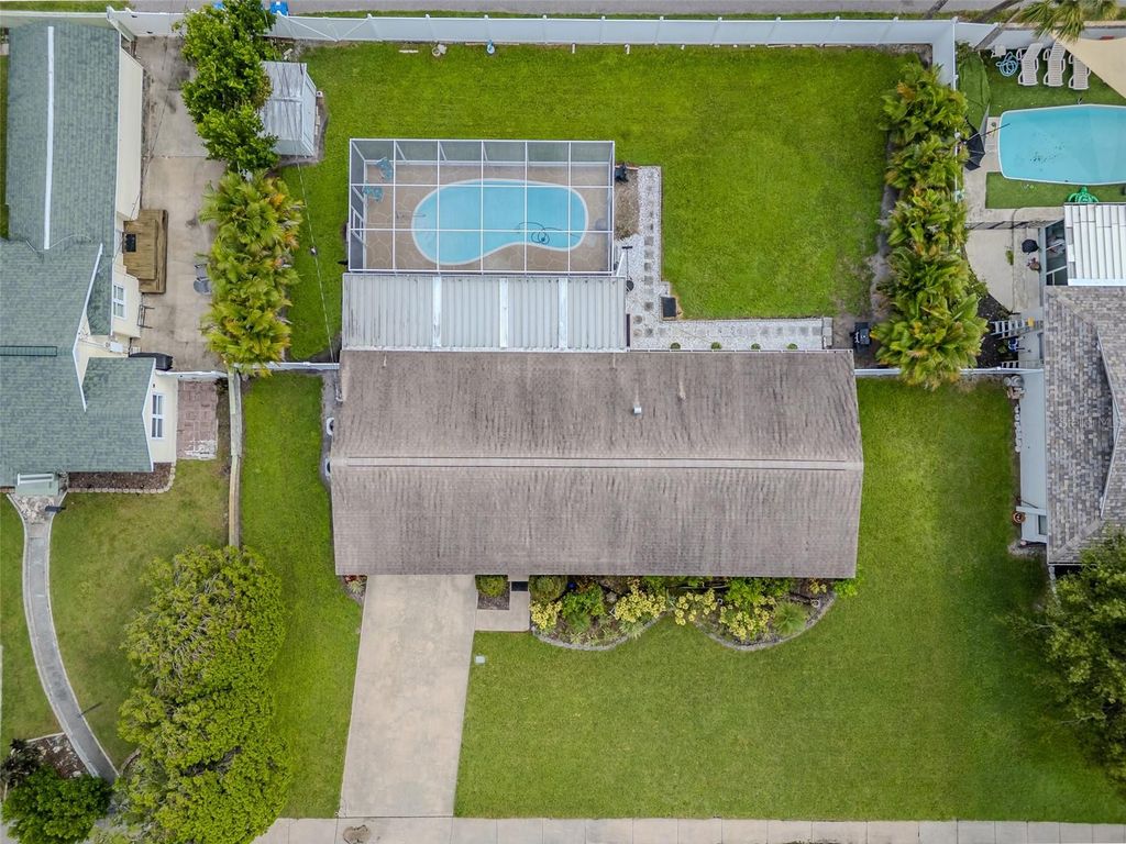 Image 24 of property listing at 3615 HAINES ROAD N, St Petersburg, FL 33704