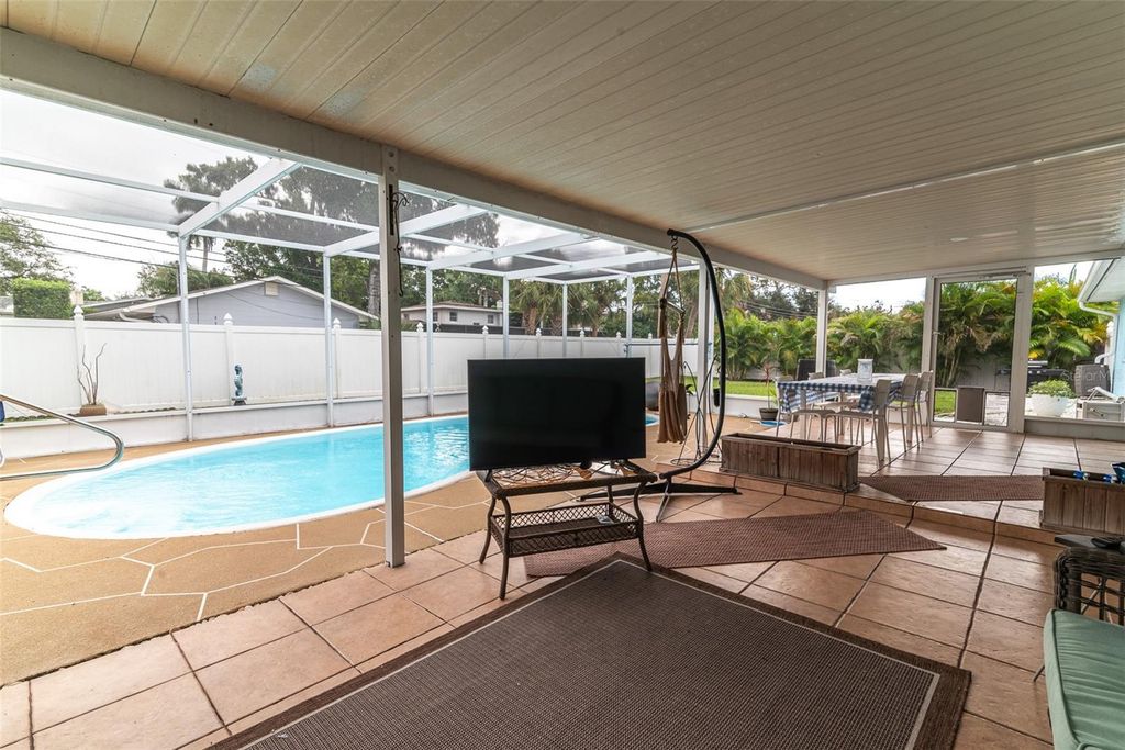 Image 28 of property listing at 3615 HAINES ROAD N, St Petersburg, FL 33704