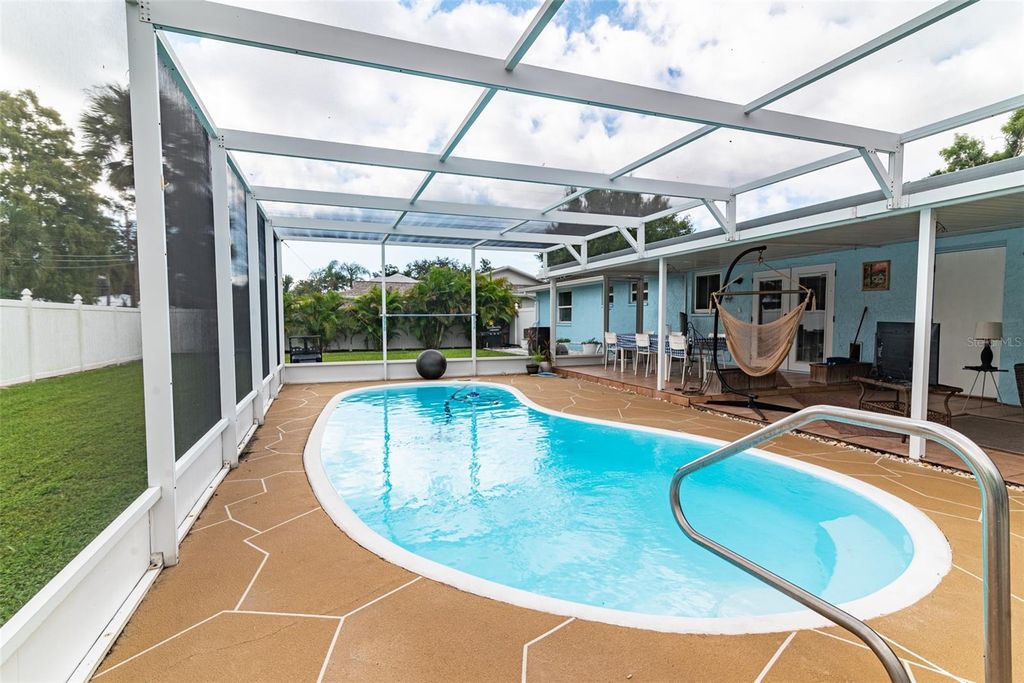 Image 29 of property listing at 3615 HAINES ROAD N, St Petersburg, FL 33704