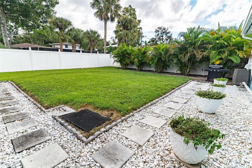 Image 31 of property listing at 3615 HAINES ROAD N, St Petersburg, FL 33704