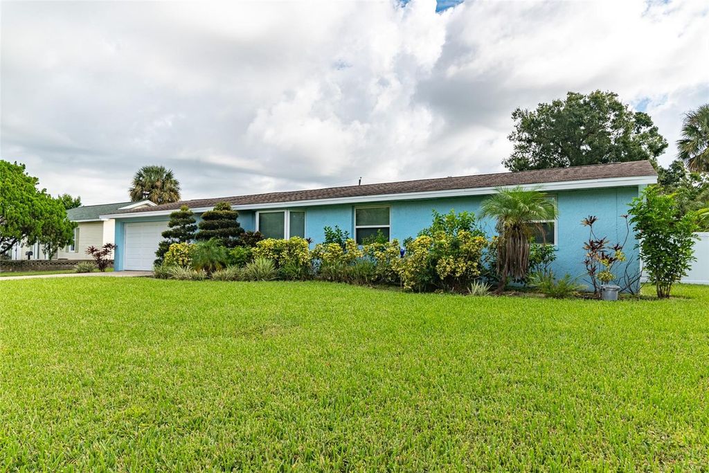 Image 37 of property listing at 3615 HAINES ROAD N, St Petersburg, FL 33704