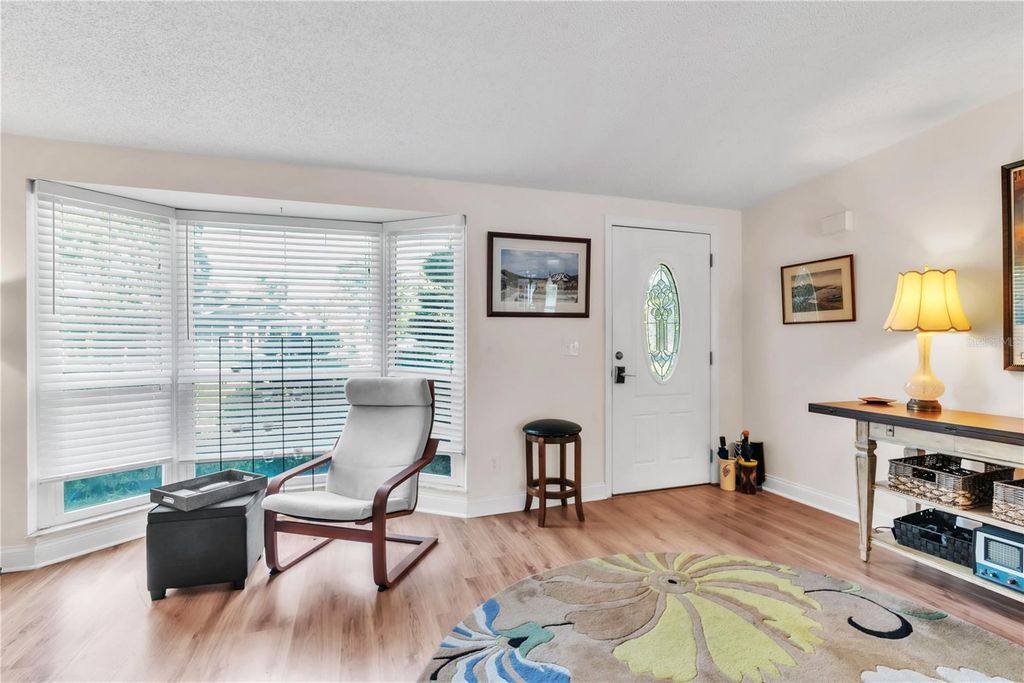 Image 5 of property listing at 3615 HAINES ROAD N, St Petersburg, FL 33704