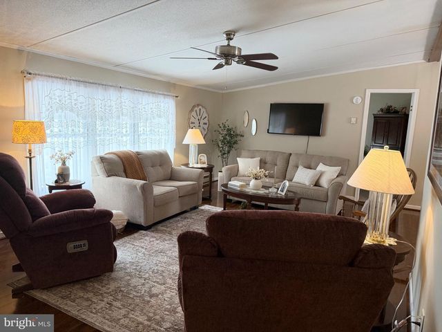 155 SHIPPENSBURG MOBILE EST, Shippensburg, PA 17257