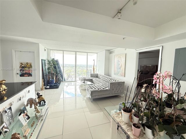 1861 NW S River Dr 1404, Miami, FL 33125