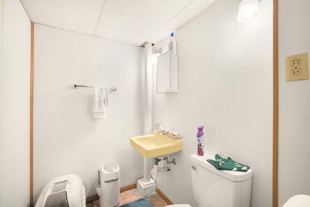 3303 N Knoll BOULEVARD, Wauwatosa, WI 53222