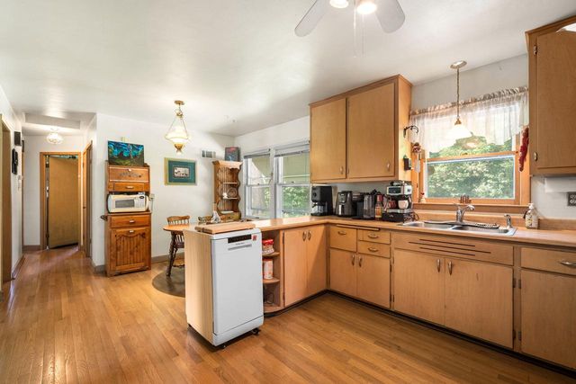 3303 N Knoll BOULEVARD, Wauwatosa, WI 53222