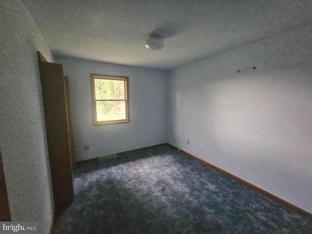 811 POPLAR LN, Lebanon, PA 17046