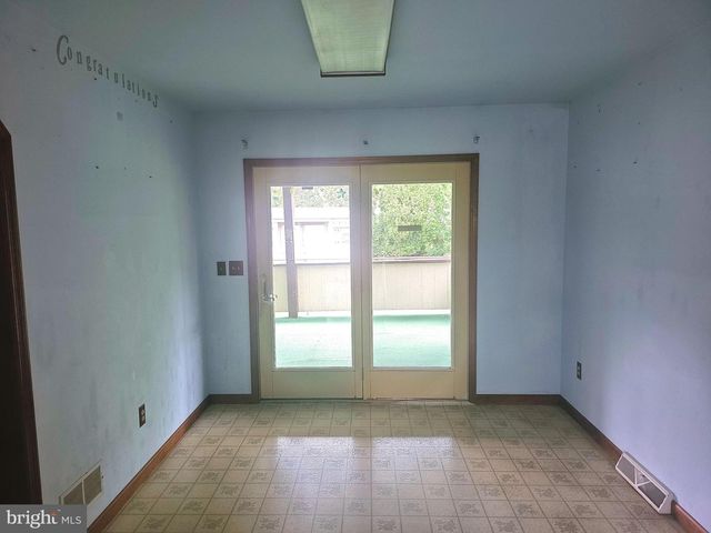 811 POPLAR LN, Lebanon, PA 17046