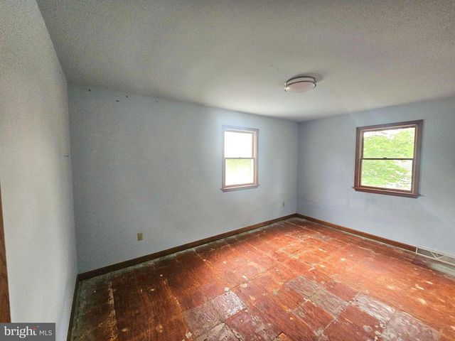811 POPLAR LN, Lebanon, PA 17046