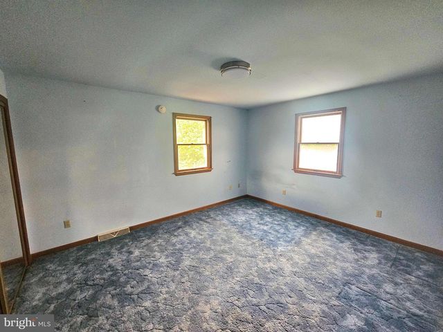 811 POPLAR LN, Lebanon, PA 17046