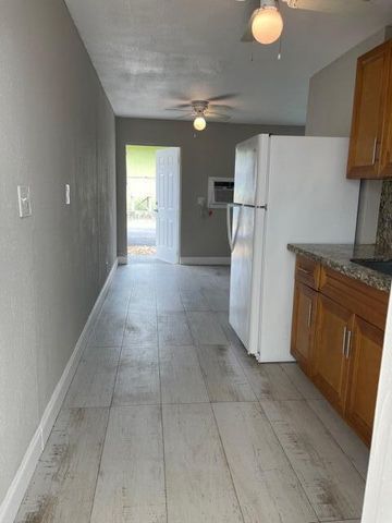 725 21st Street 2, West Palm Beach, FL 33407