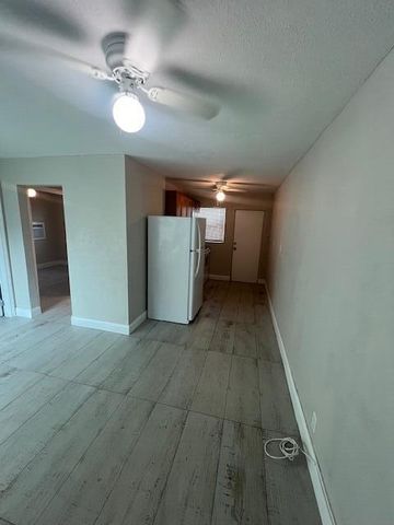 725 21st Street 2, West Palm Beach, FL 33407