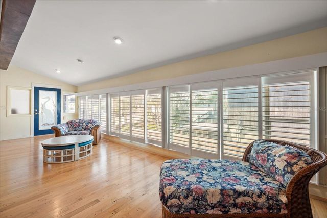 40 77TH AVENUE, Treasure Island, FL 33706