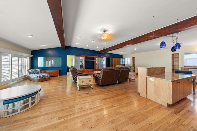 40 77TH AVENUE, Treasure Island, FL 33706