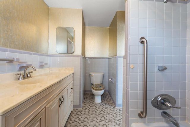 40 77TH AVENUE, Treasure Island, FL 33706