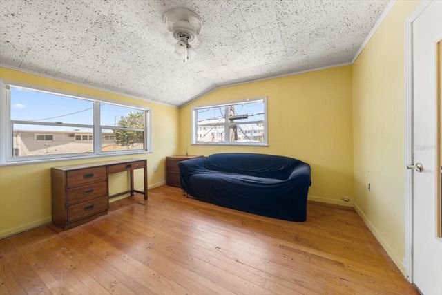 40 77TH AVENUE, Treasure Island, FL 33706