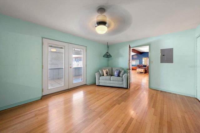 40 77TH AVENUE, Treasure Island, FL 33706