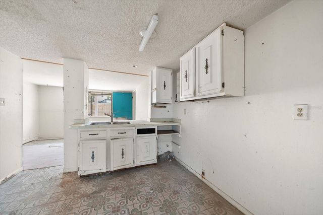 40 77TH AVENUE, Treasure Island, FL 33706