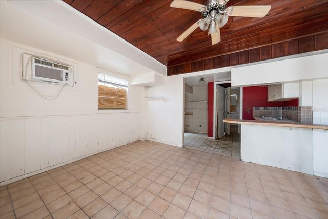 40 77TH AVENUE, Treasure Island, FL 33706