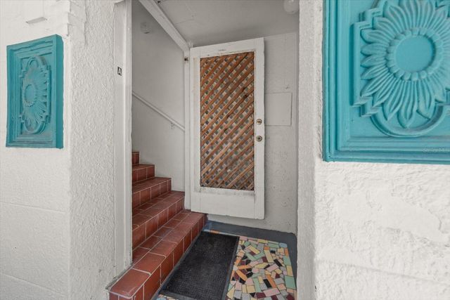 40 77TH AVENUE, Treasure Island, FL 33706