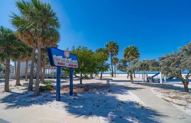 40 77TH AVENUE, Treasure Island, FL 33706