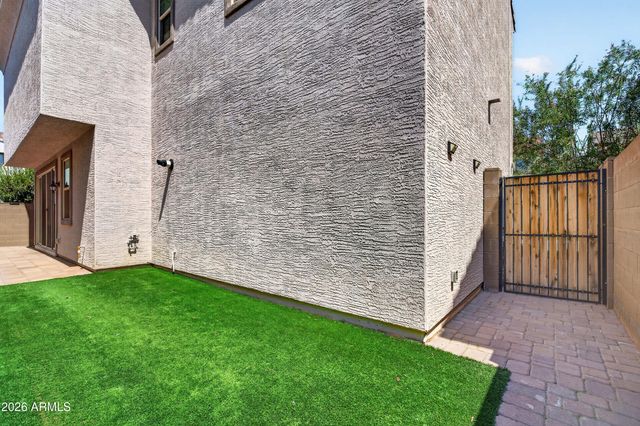 17207 N 10TH Street, Phoenix, AZ 85022