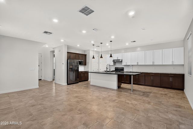 17207 N 10TH Street, Phoenix, AZ 85022