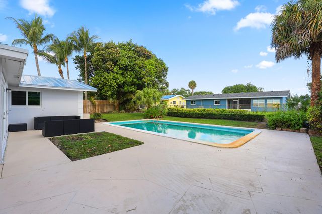 4403 Fuschia Circle N, Palm Beach Gardens, FL 33410
