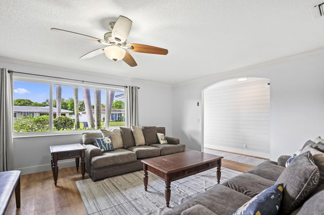 4403 Fuschia Circle N, Palm Beach Gardens, FL 33410