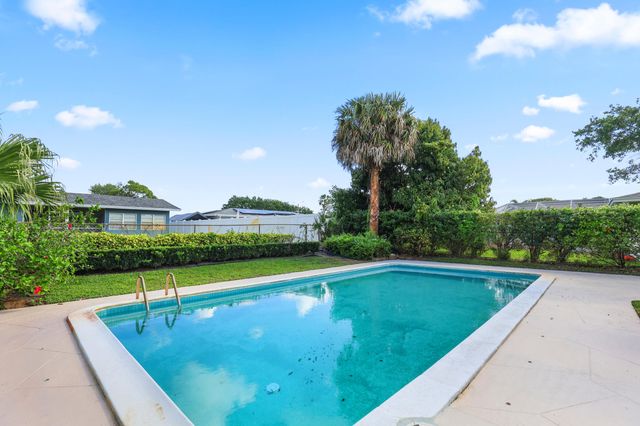 4403 Fuschia Circle N, Palm Beach Gardens, FL 33410