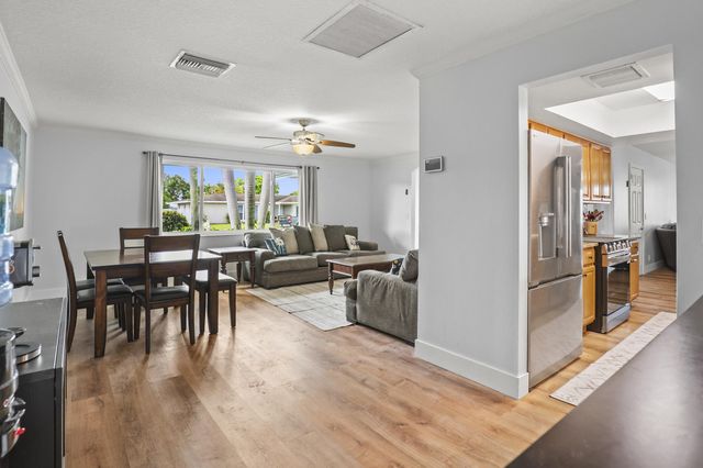 4403 Fuschia Circle N, Palm Beach Gardens, FL 33410