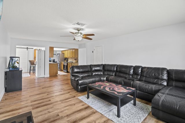 4403 Fuschia Circle N, Palm Beach Gardens, FL 33410