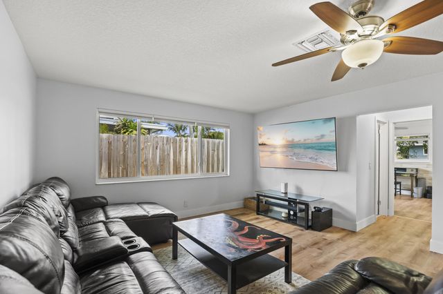 4403 Fuschia Circle N, Palm Beach Gardens, FL 33410